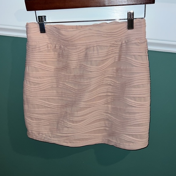 Sparkle and fade size Medium pink skirt - Picture 3 of 4